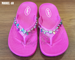 Model 40 Kız Çocuk Taşlı Parmak Arası Terlik Ayakkabı